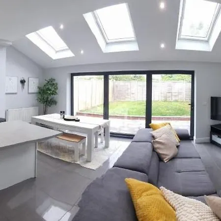 Horfield House Apartment *