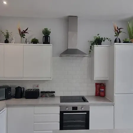 Horfield House Apartment